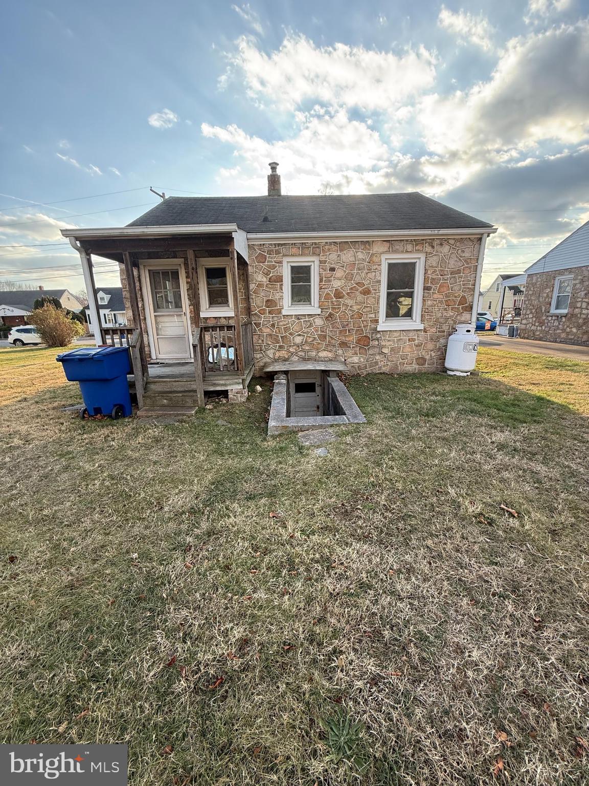 ROYAL VILLAGE - Residential