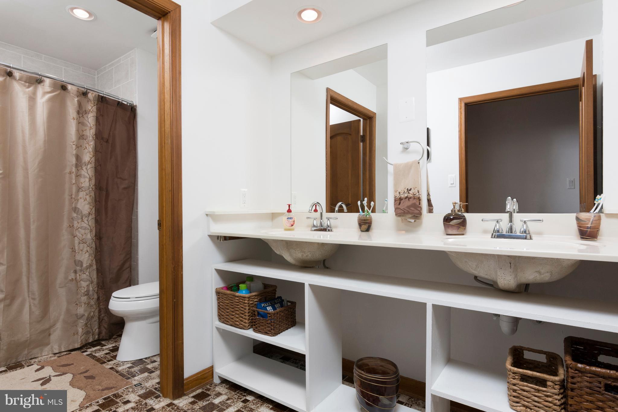 KWANZAN ACRES - Residential