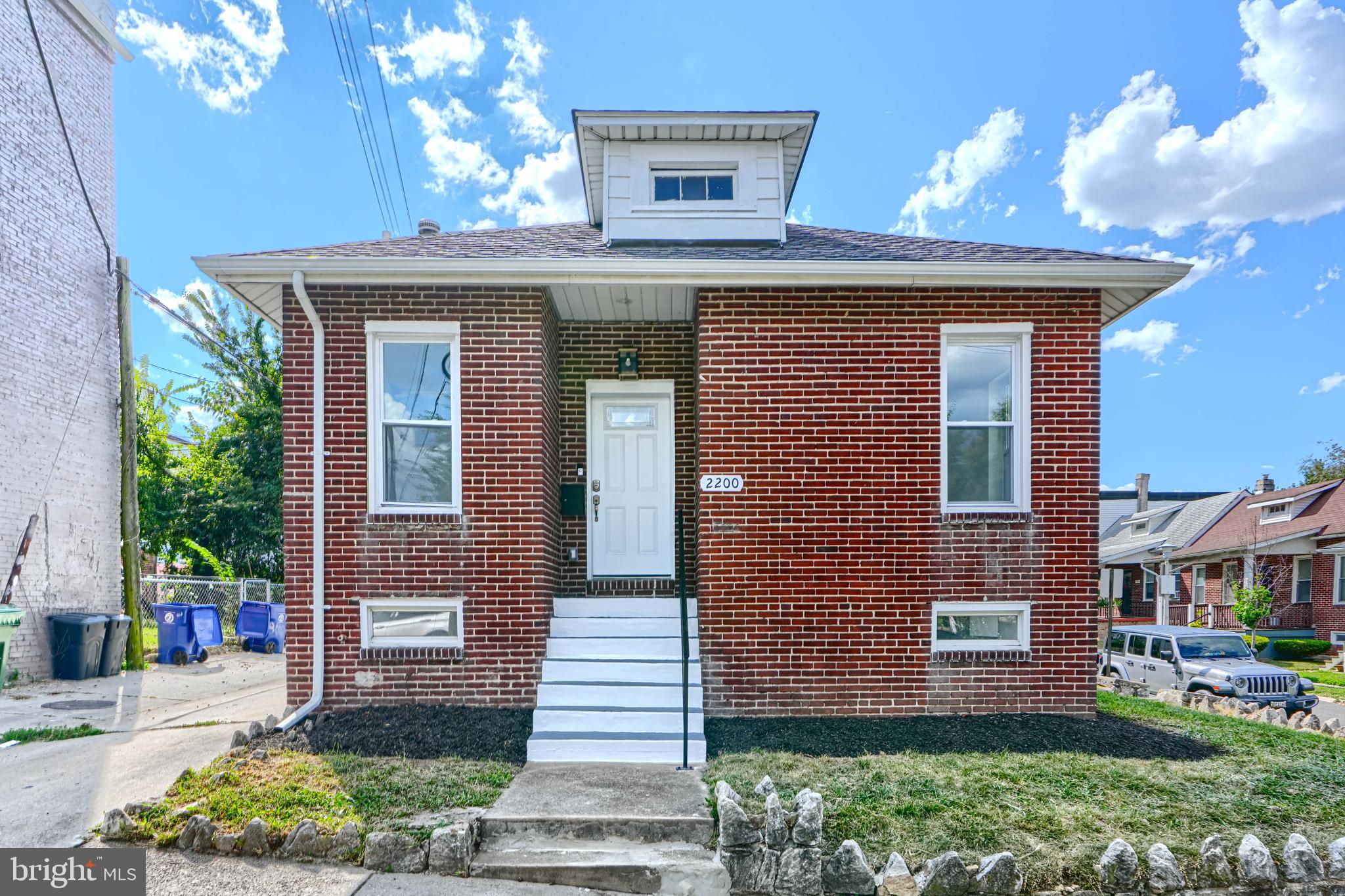 2200 N LONGWOOD STREET