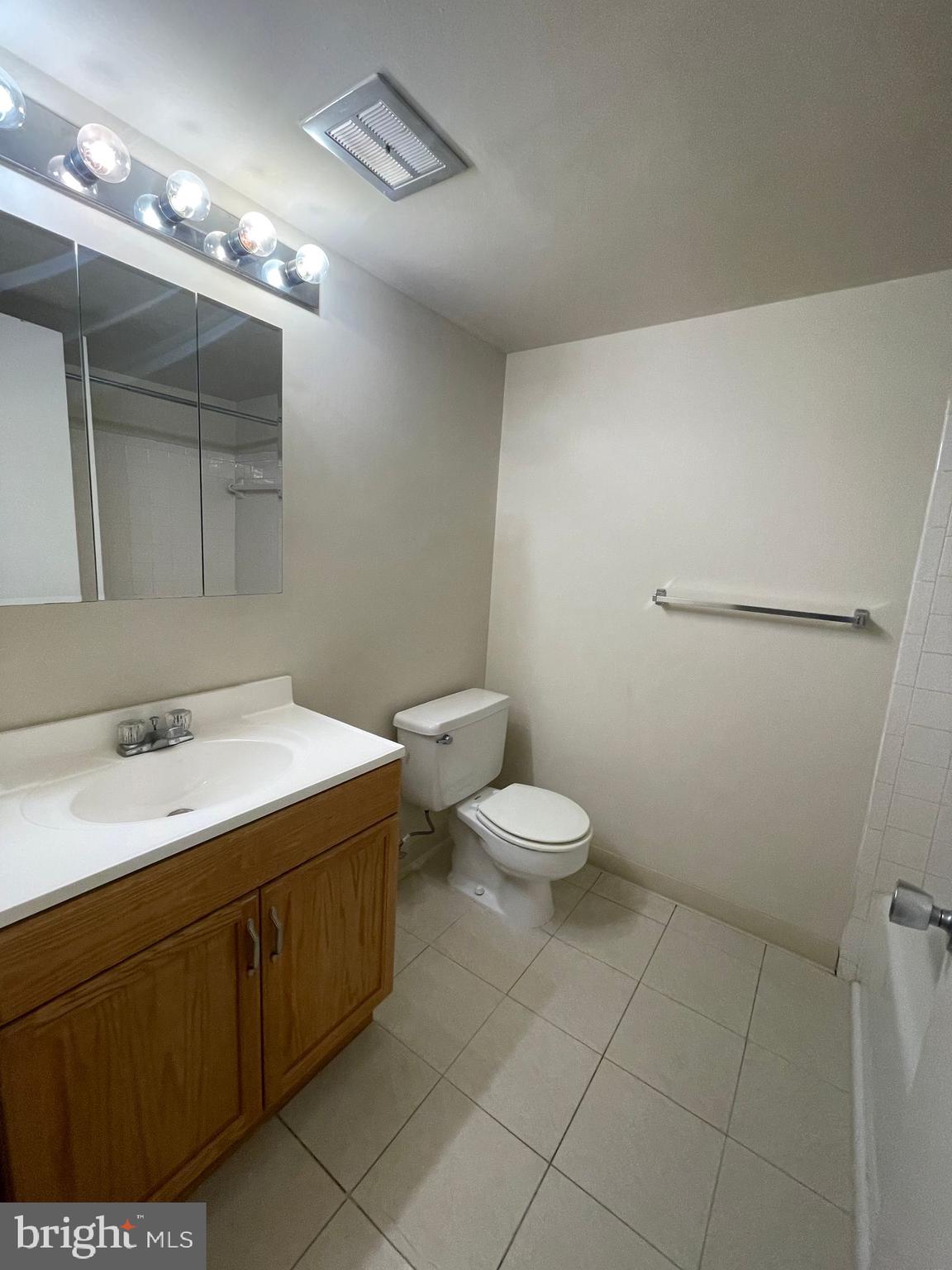 NORTHGATE CONDO - Residential Lease