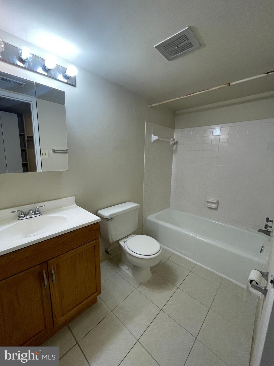 NORTHGATE CONDO - Residential Lease