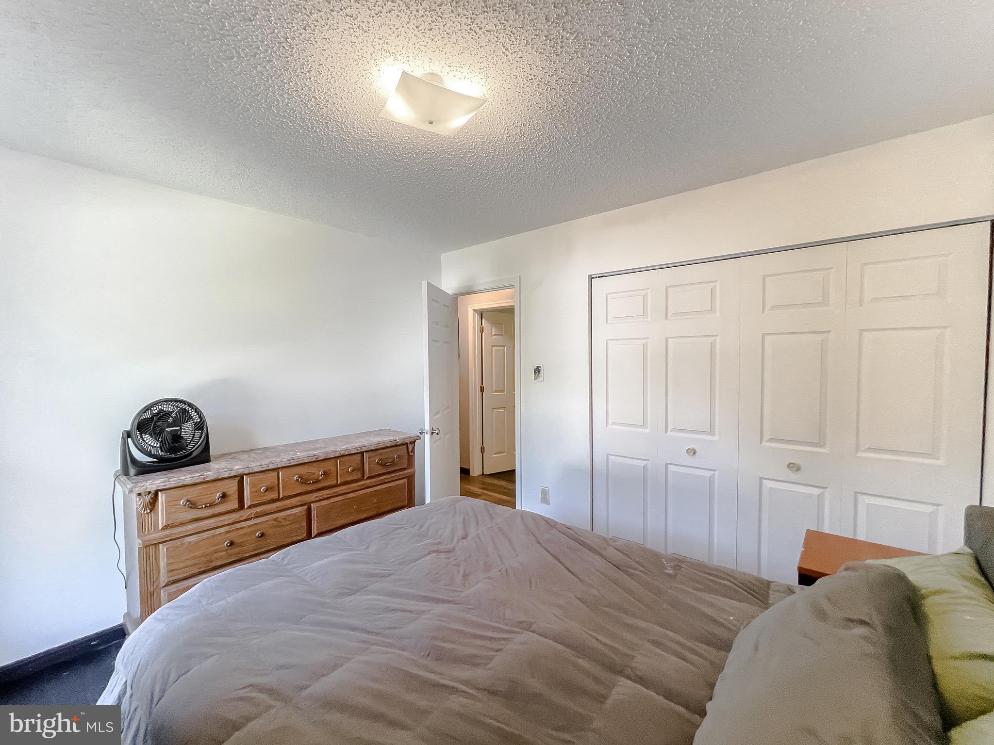 HUNTING QUARTERS - Residential