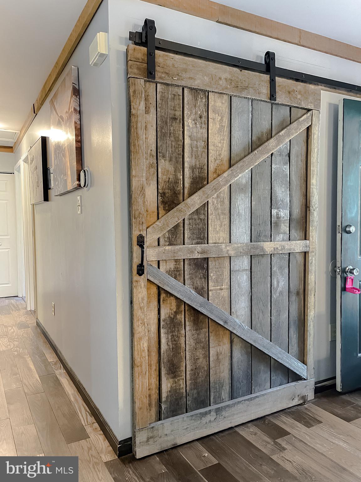 HUNTING QUARTERS - Residential