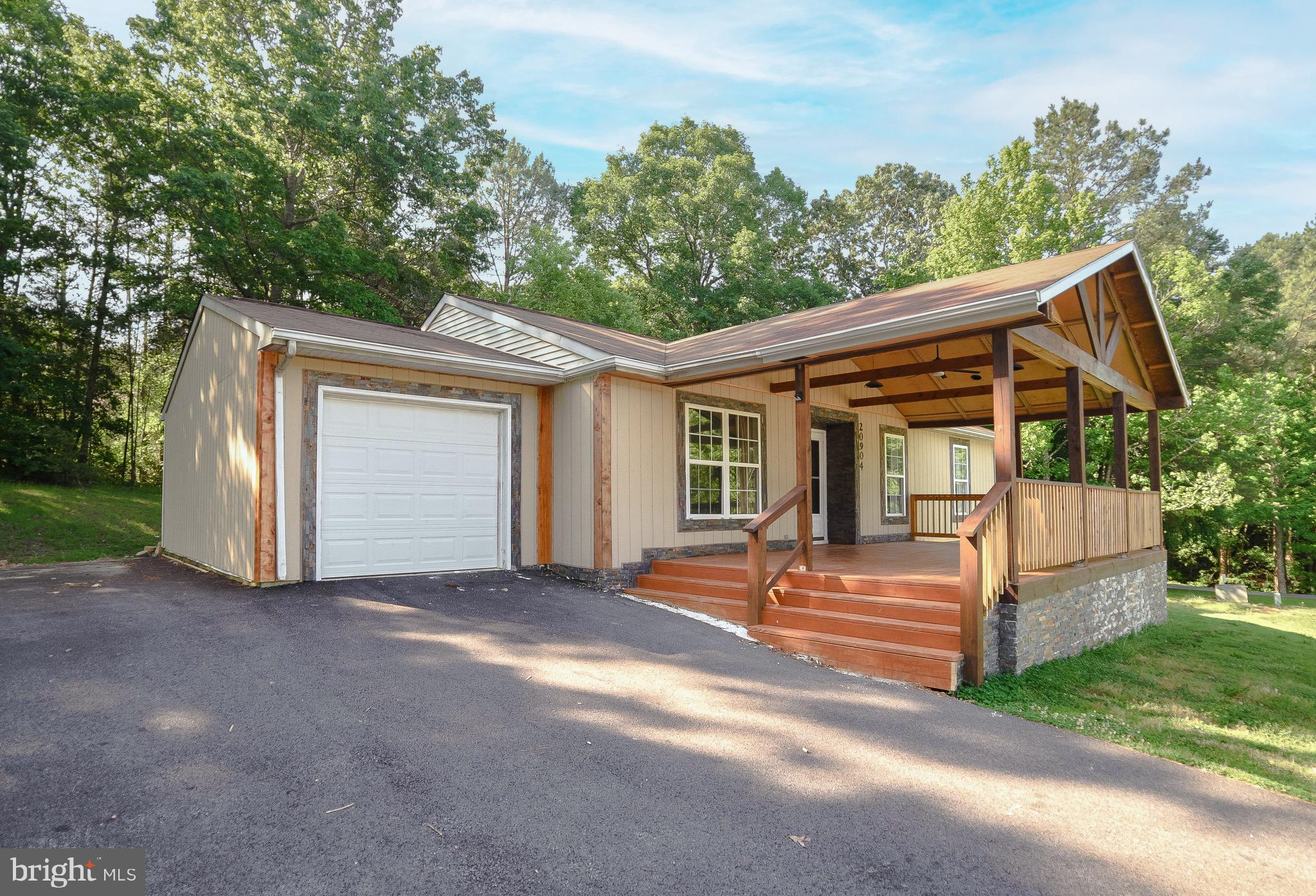 HUNTING QUARTERS - Residential