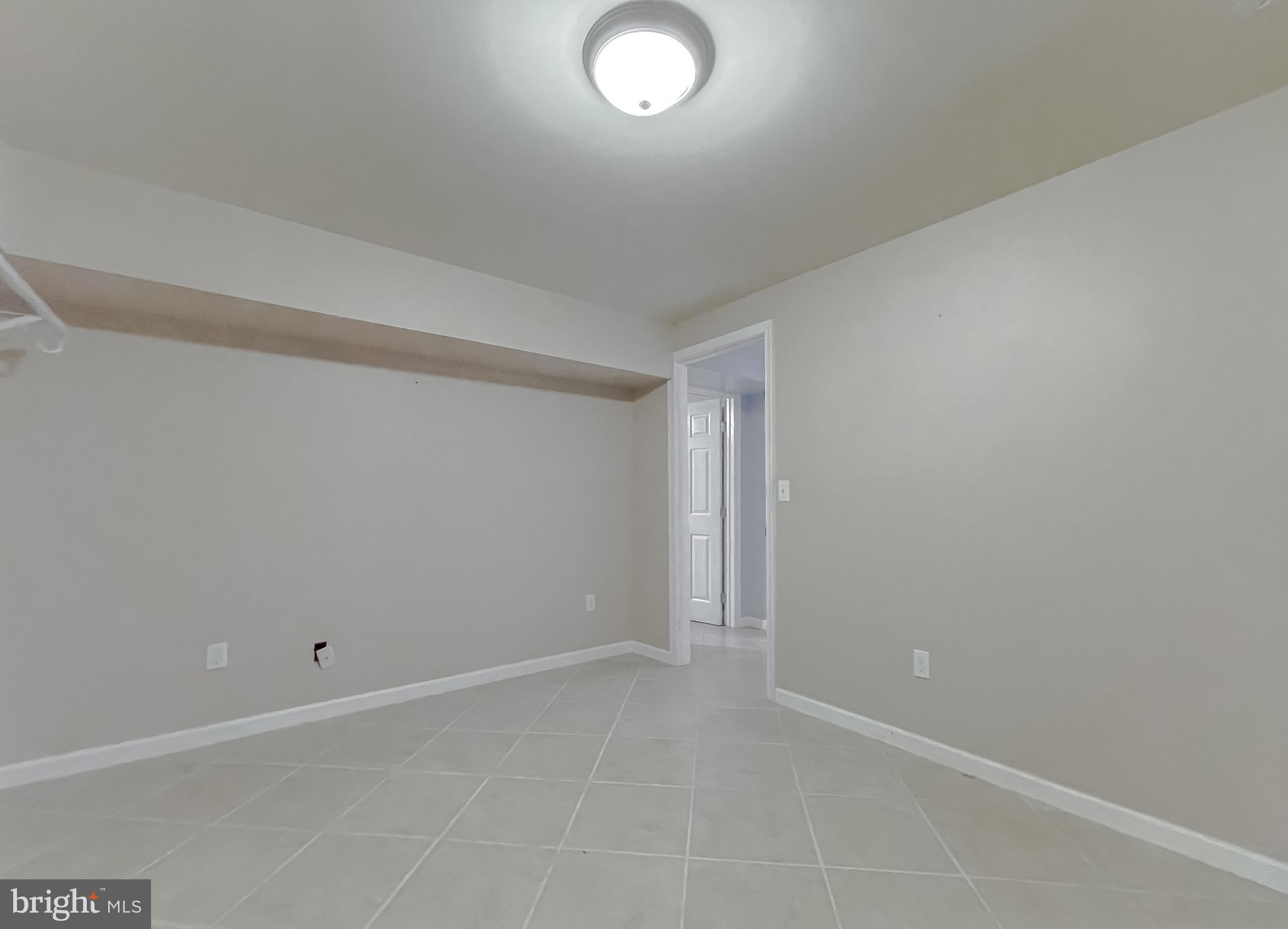 HUNTING QUARTERS - Residential