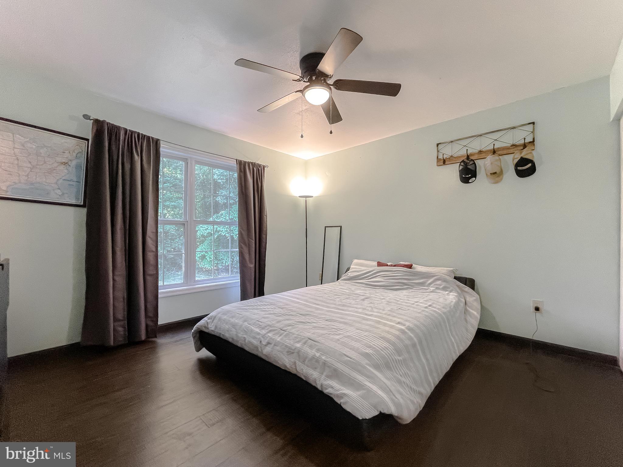 HUNTING QUARTERS - Residential