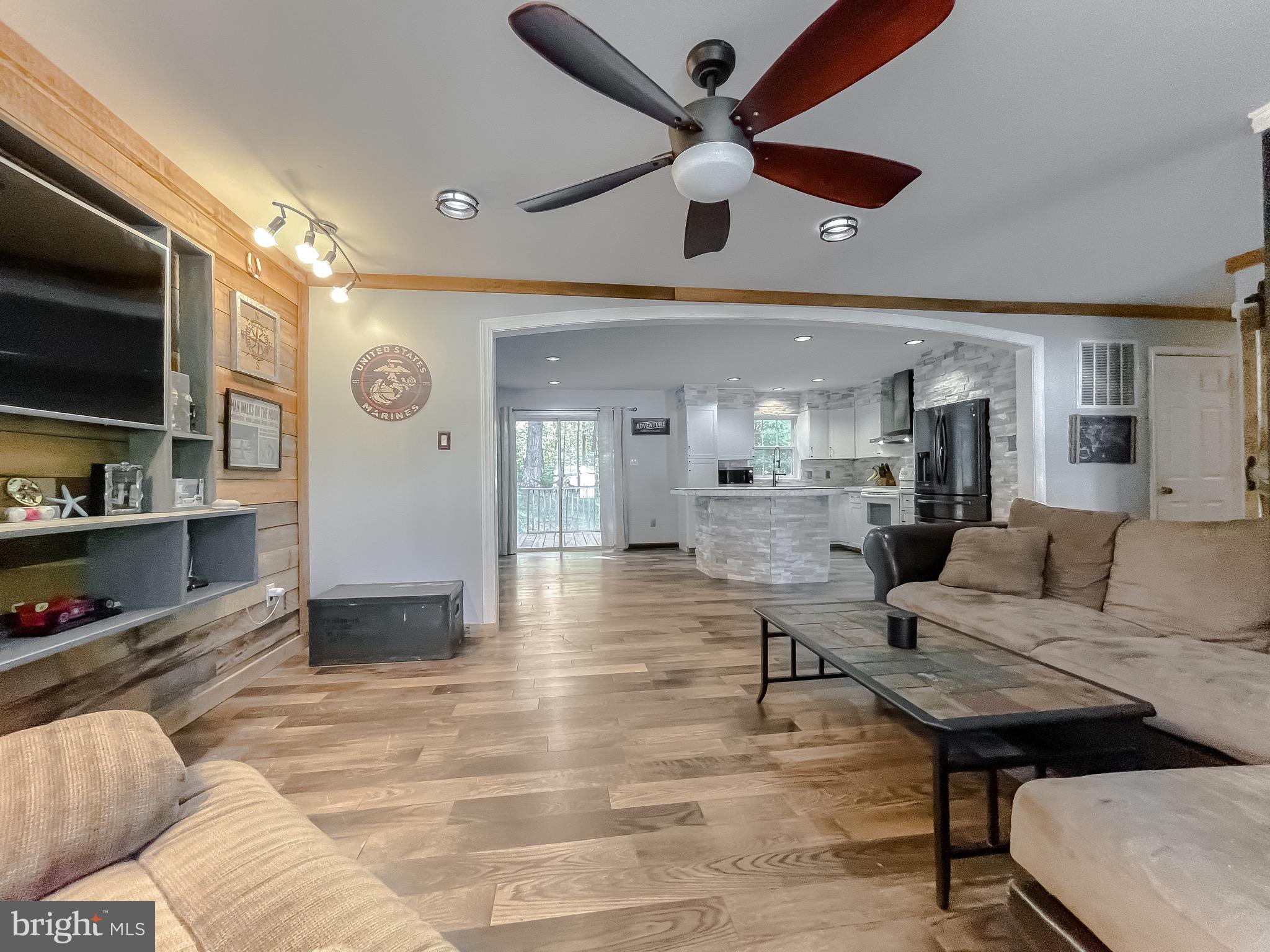 HUNTING QUARTERS - Residential