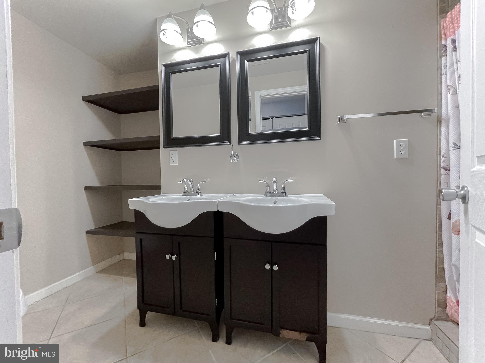 HUNTING QUARTERS - Residential