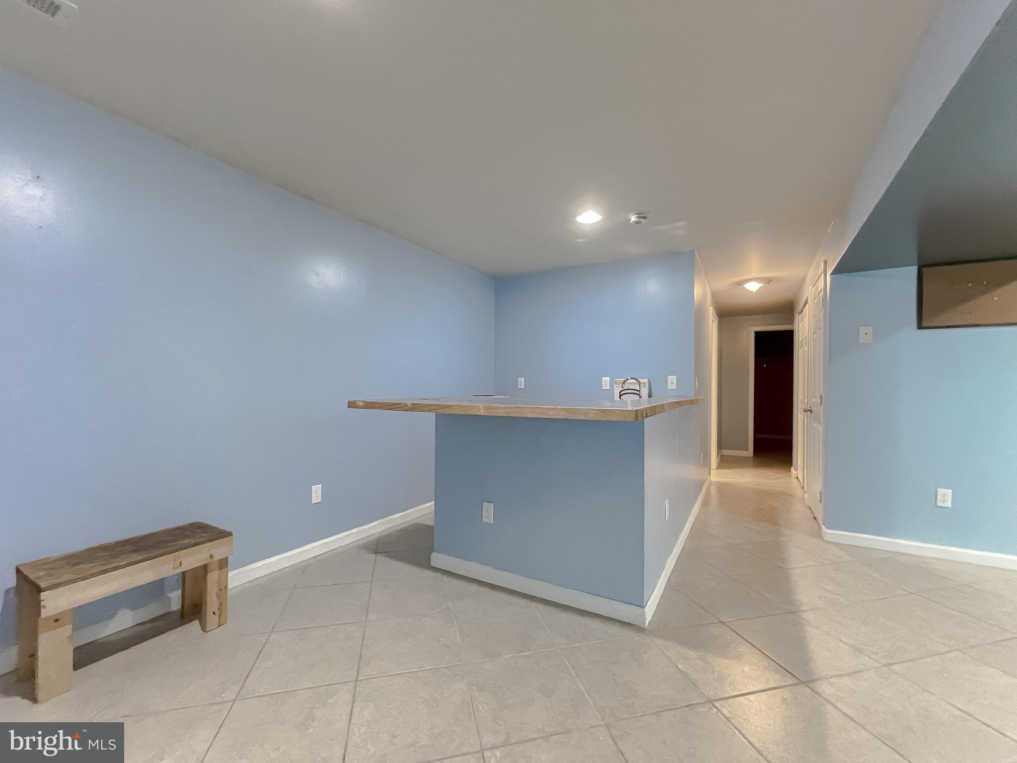 HUNTING QUARTERS - Residential