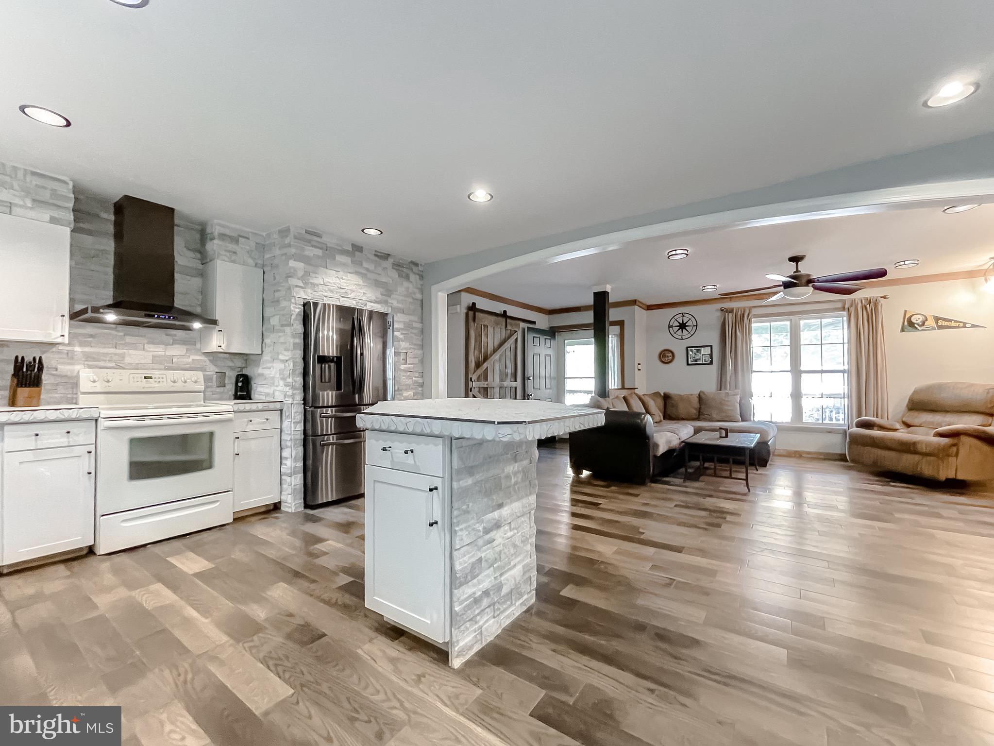 HUNTING QUARTERS - Residential