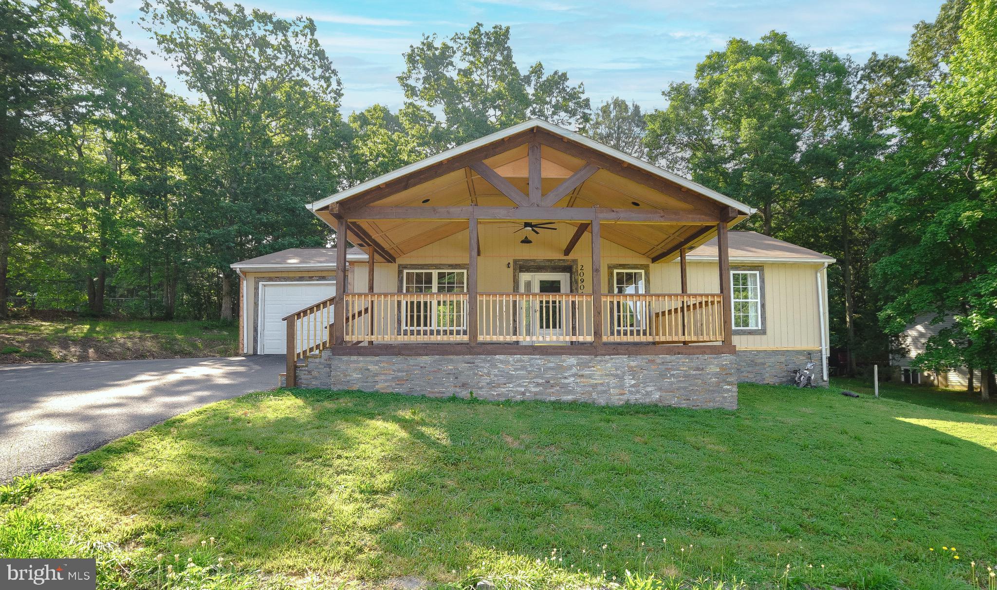 HUNTING QUARTERS - Residential