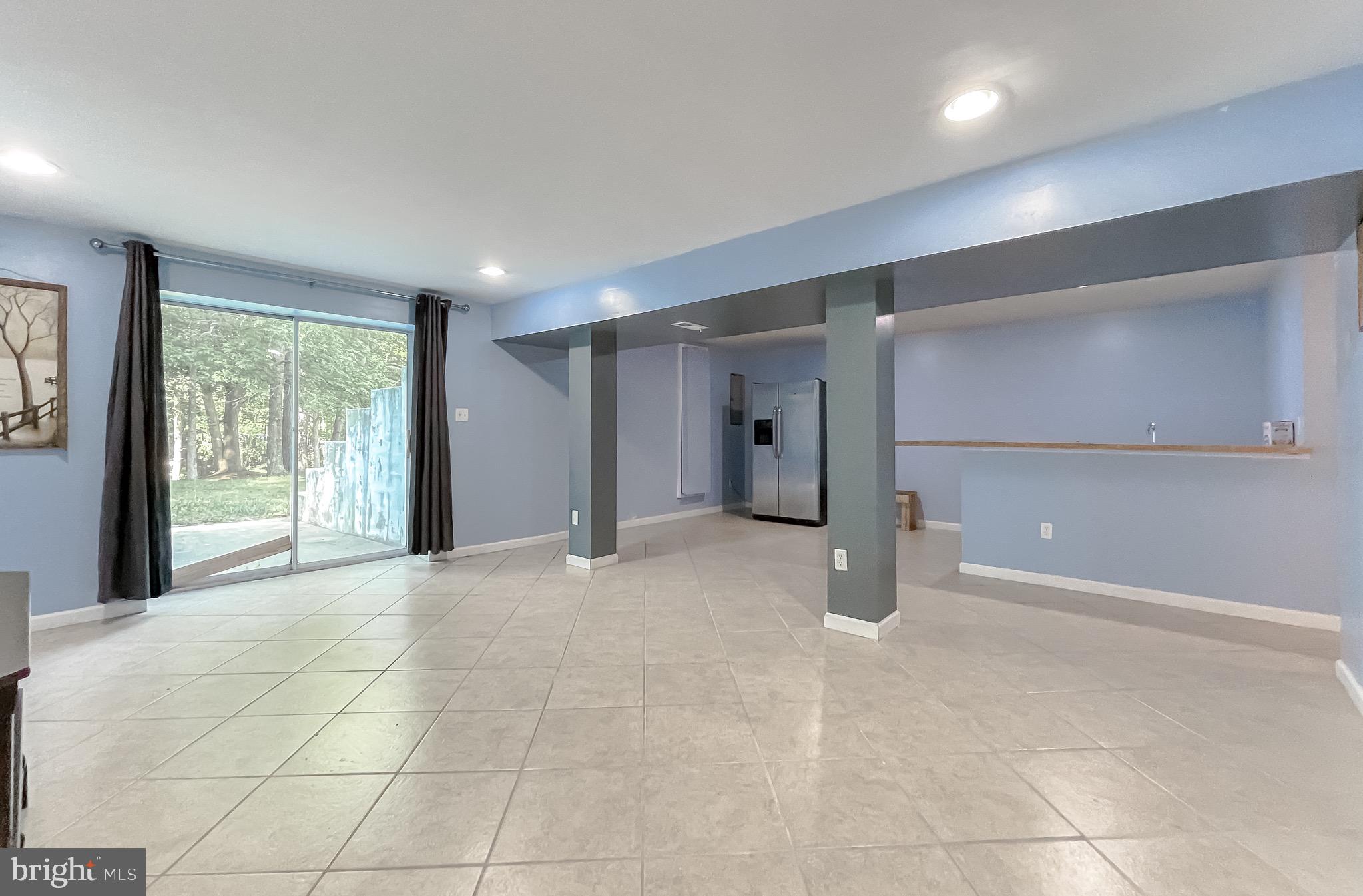 HUNTING QUARTERS - Residential