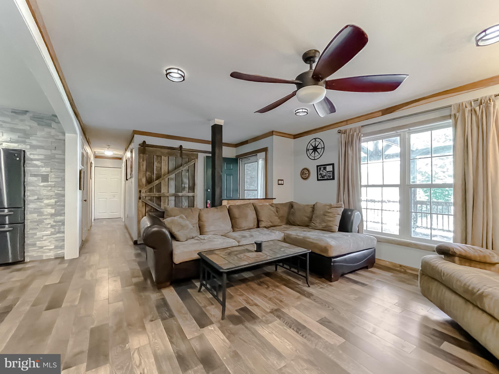 HUNTING QUARTERS - Residential