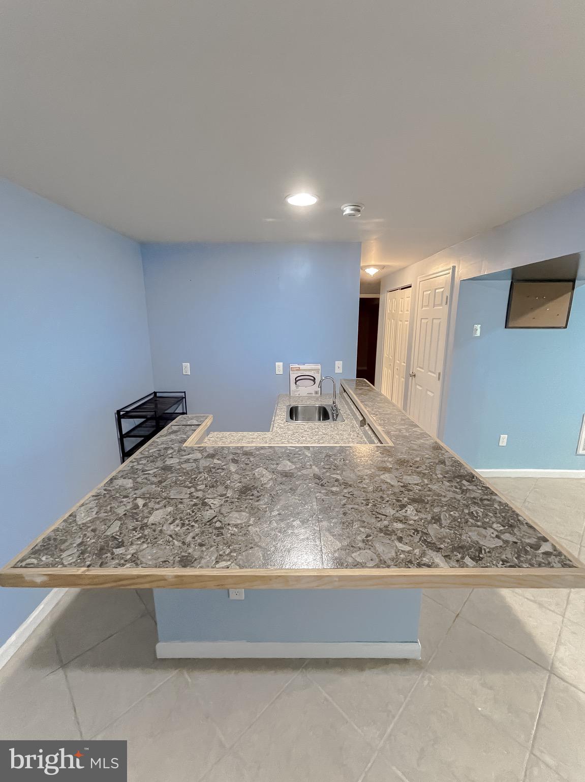 HUNTING QUARTERS - Residential