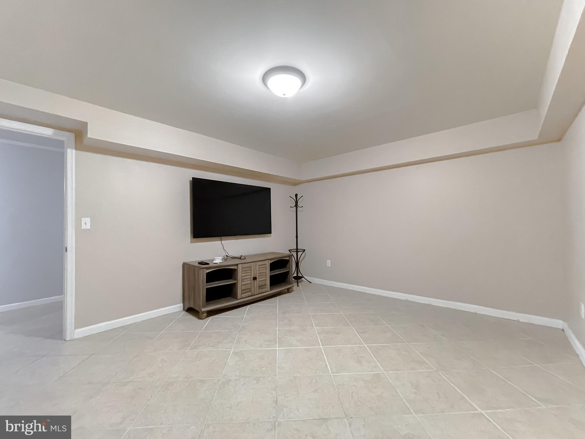 HUNTING QUARTERS - Residential