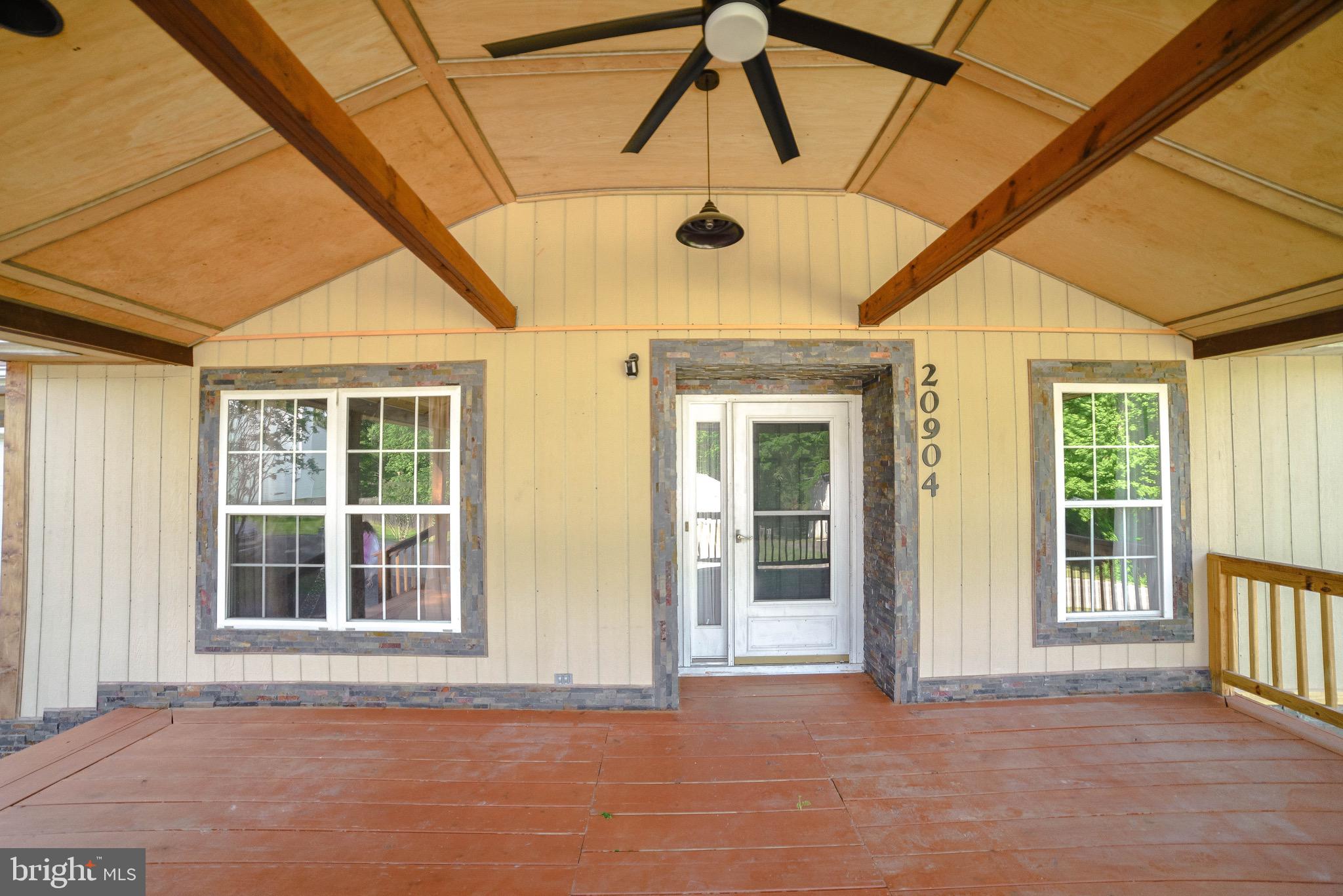 HUNTING QUARTERS - Residential