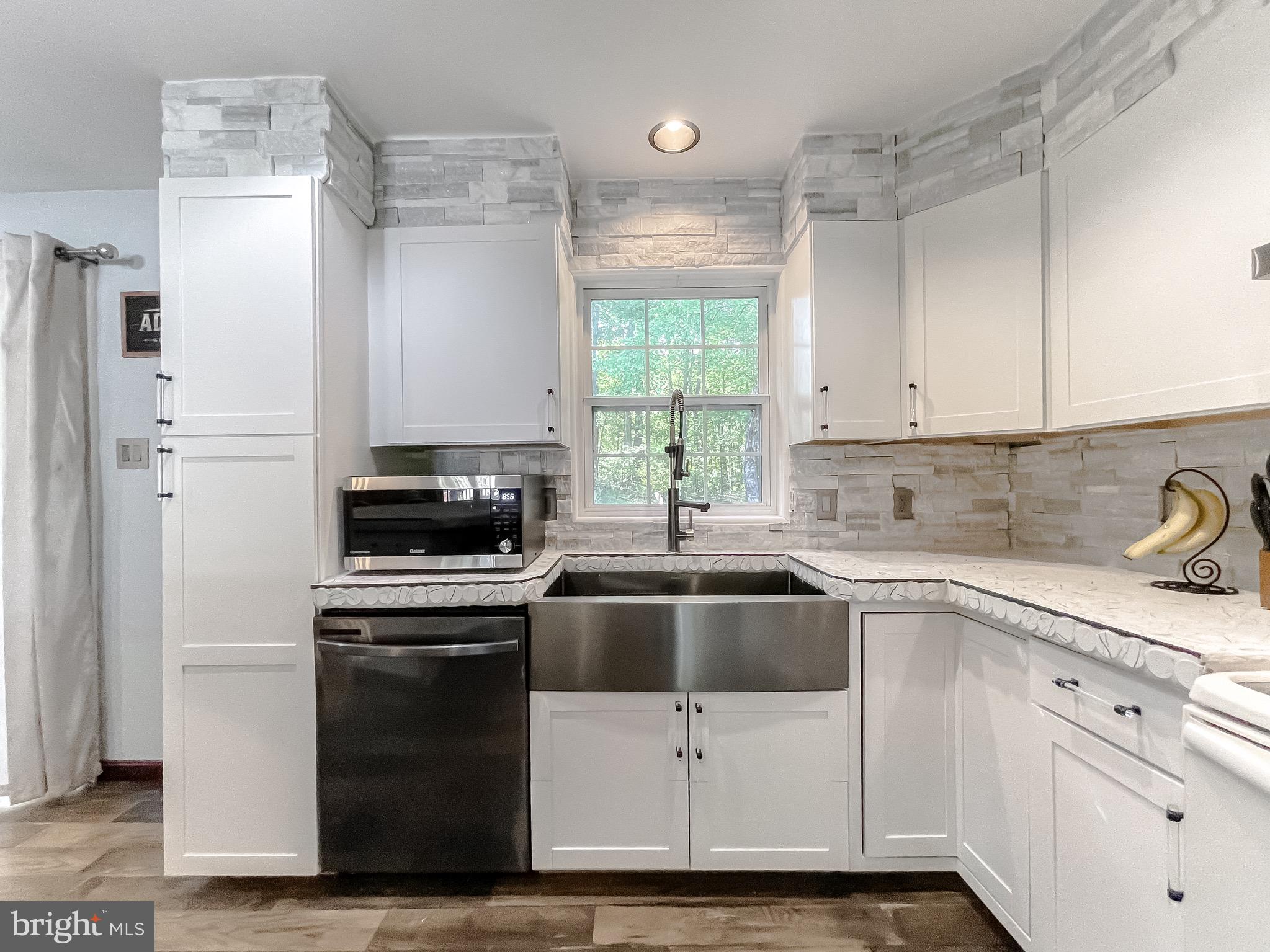 HUNTING QUARTERS - Residential