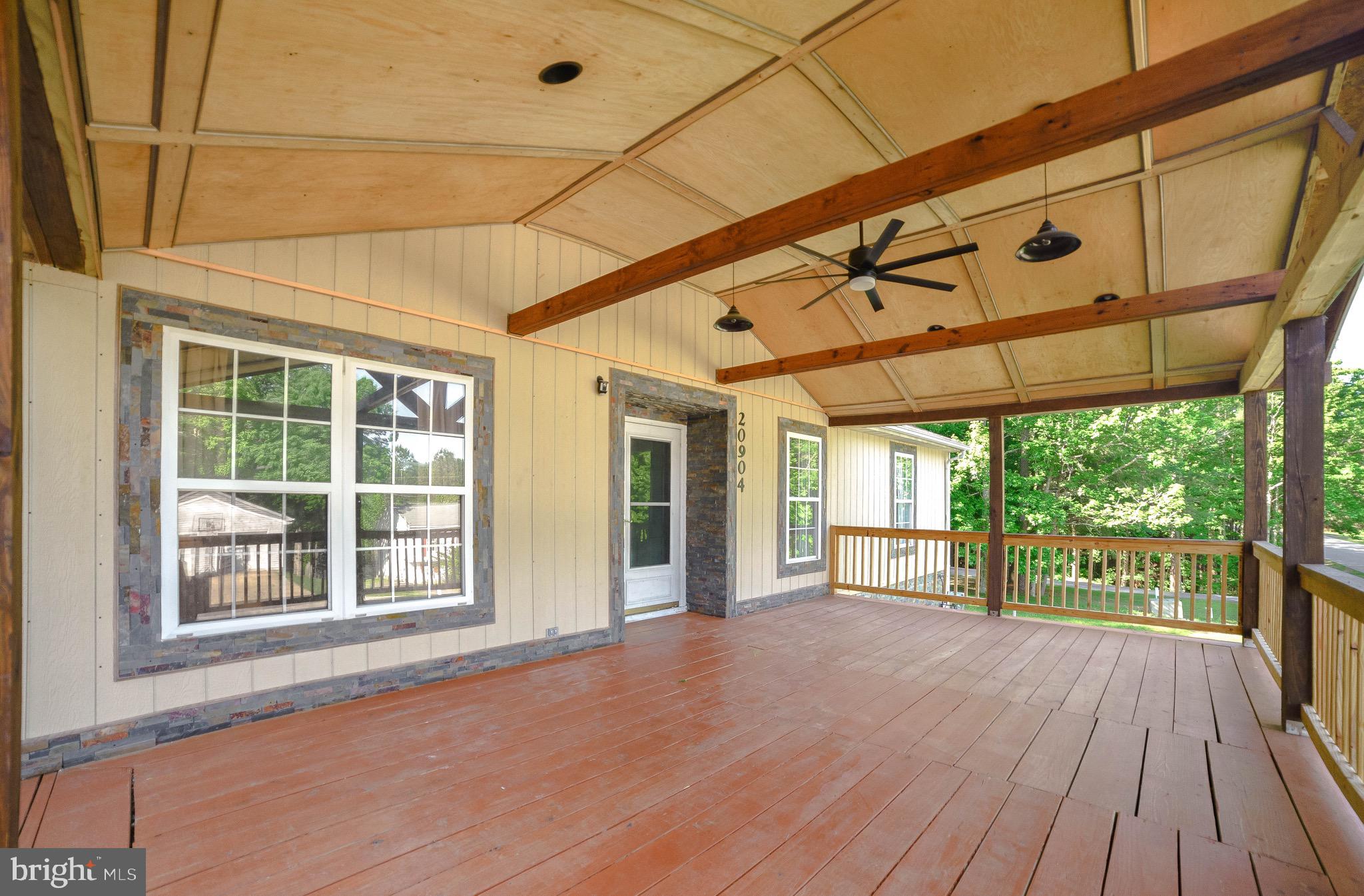 HUNTING QUARTERS - Residential