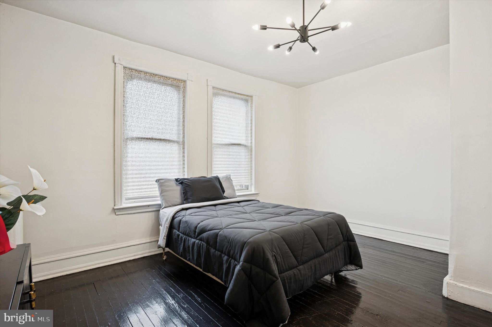 UNIVERSITY CITY - Residential