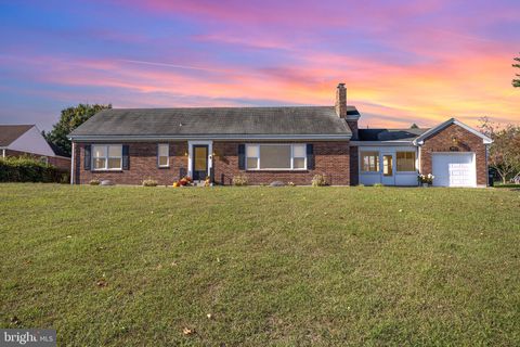 225 HILLSIDE TERRACE YORK PA 17408