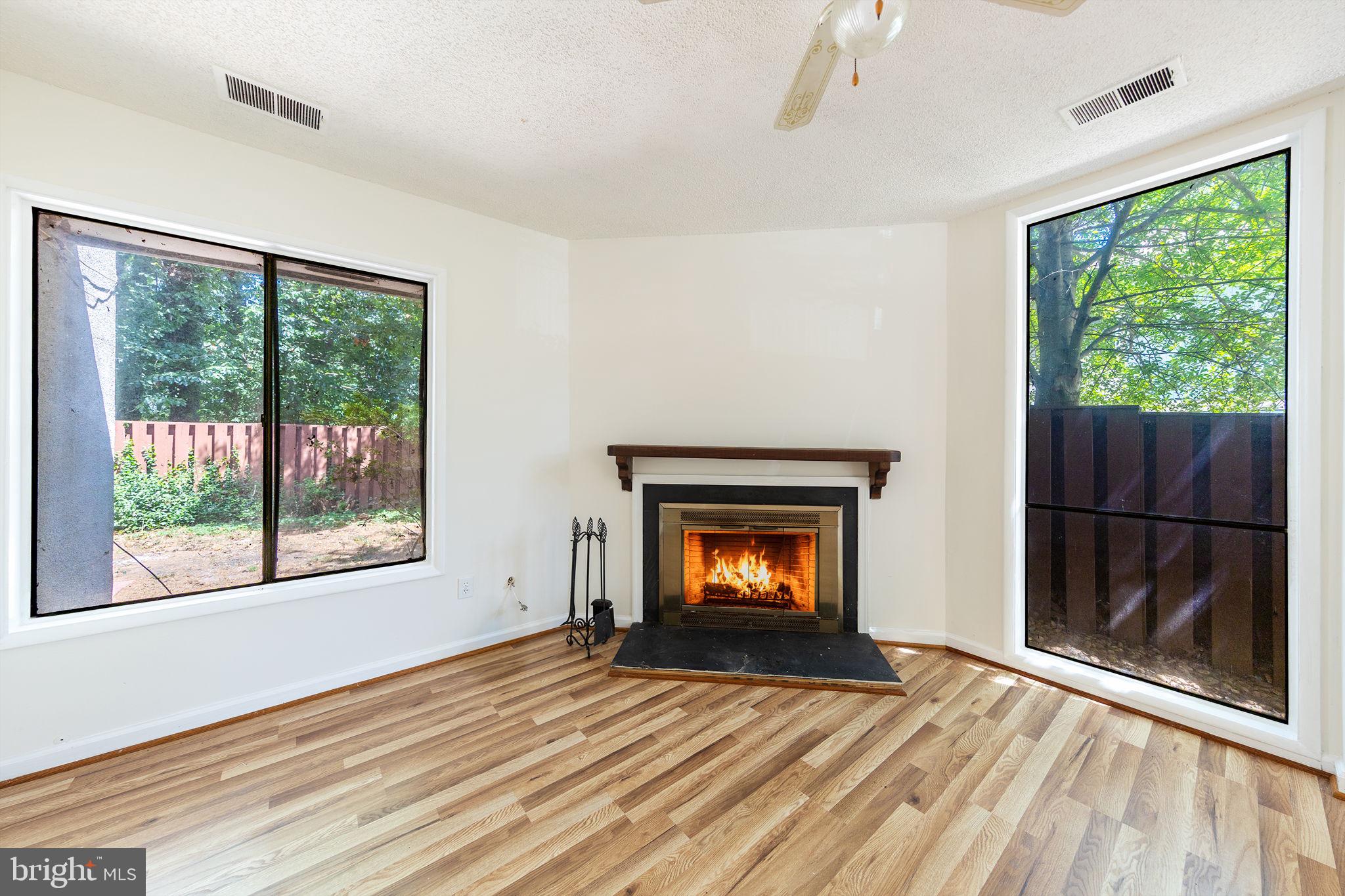 2232 SOUTHGATE SQUARE