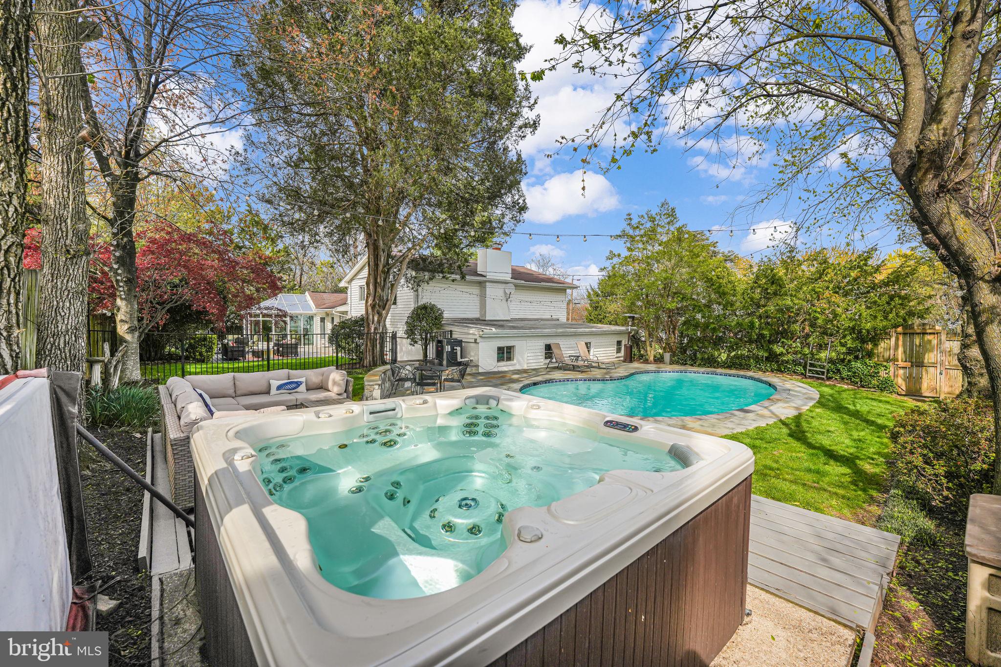 CONGRESSIONAL ACRES - Residential