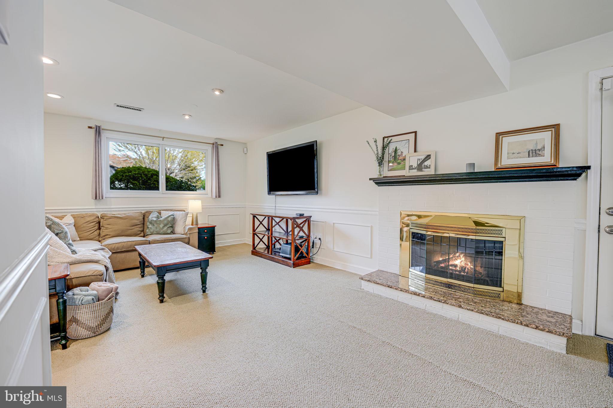 CONGRESSIONAL ACRES - Residential