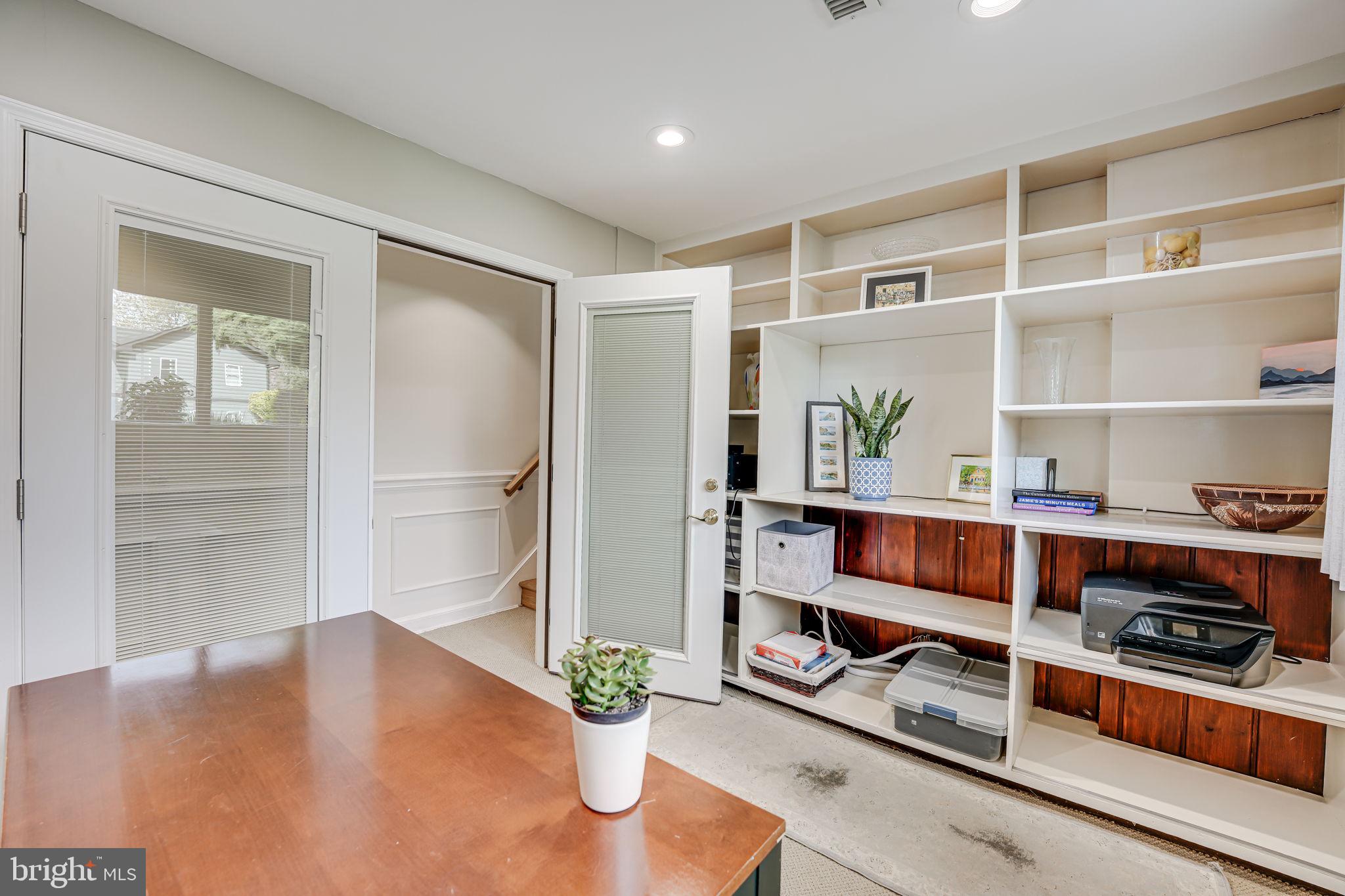 CONGRESSIONAL ACRES - Residential