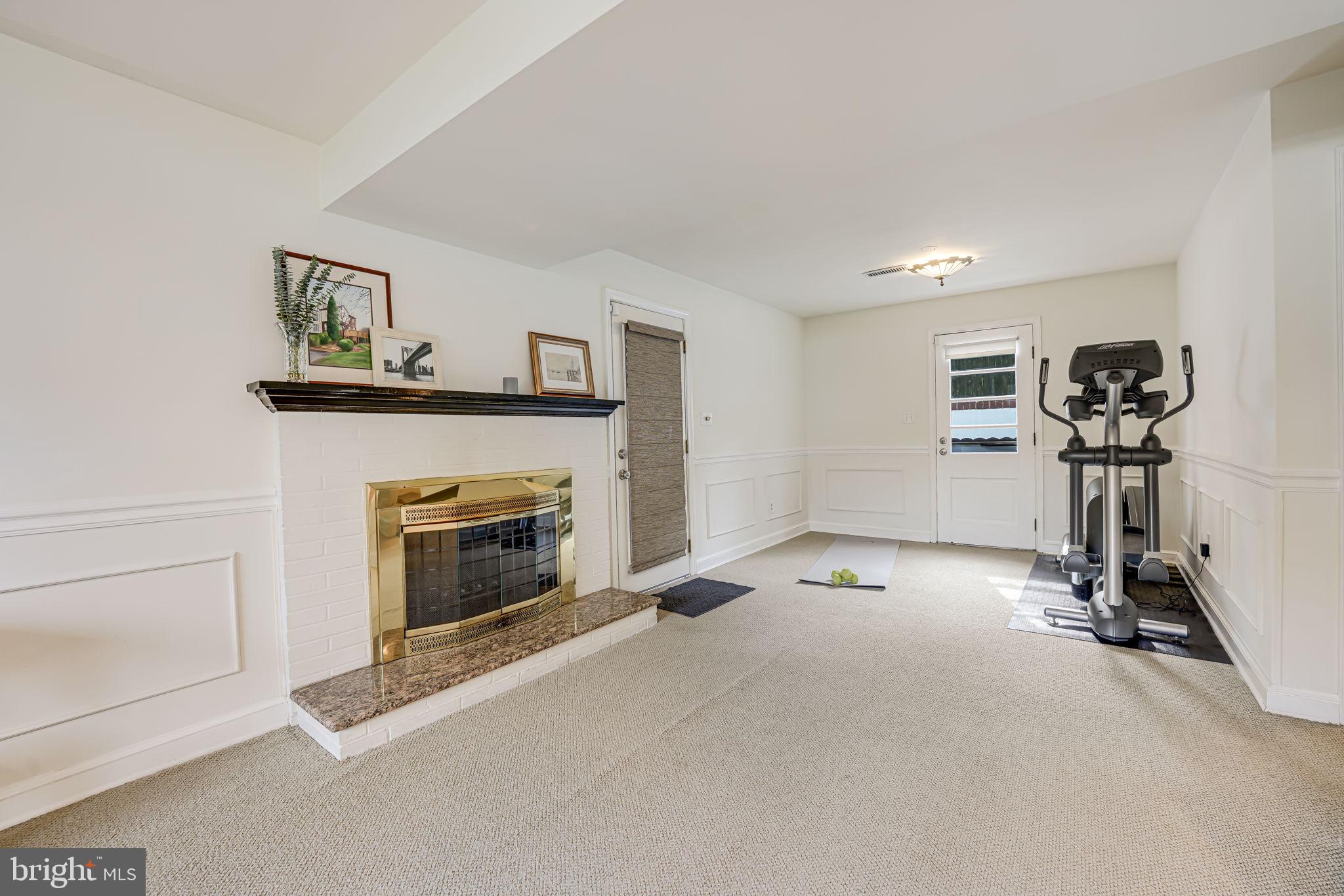 CONGRESSIONAL ACRES - Residential