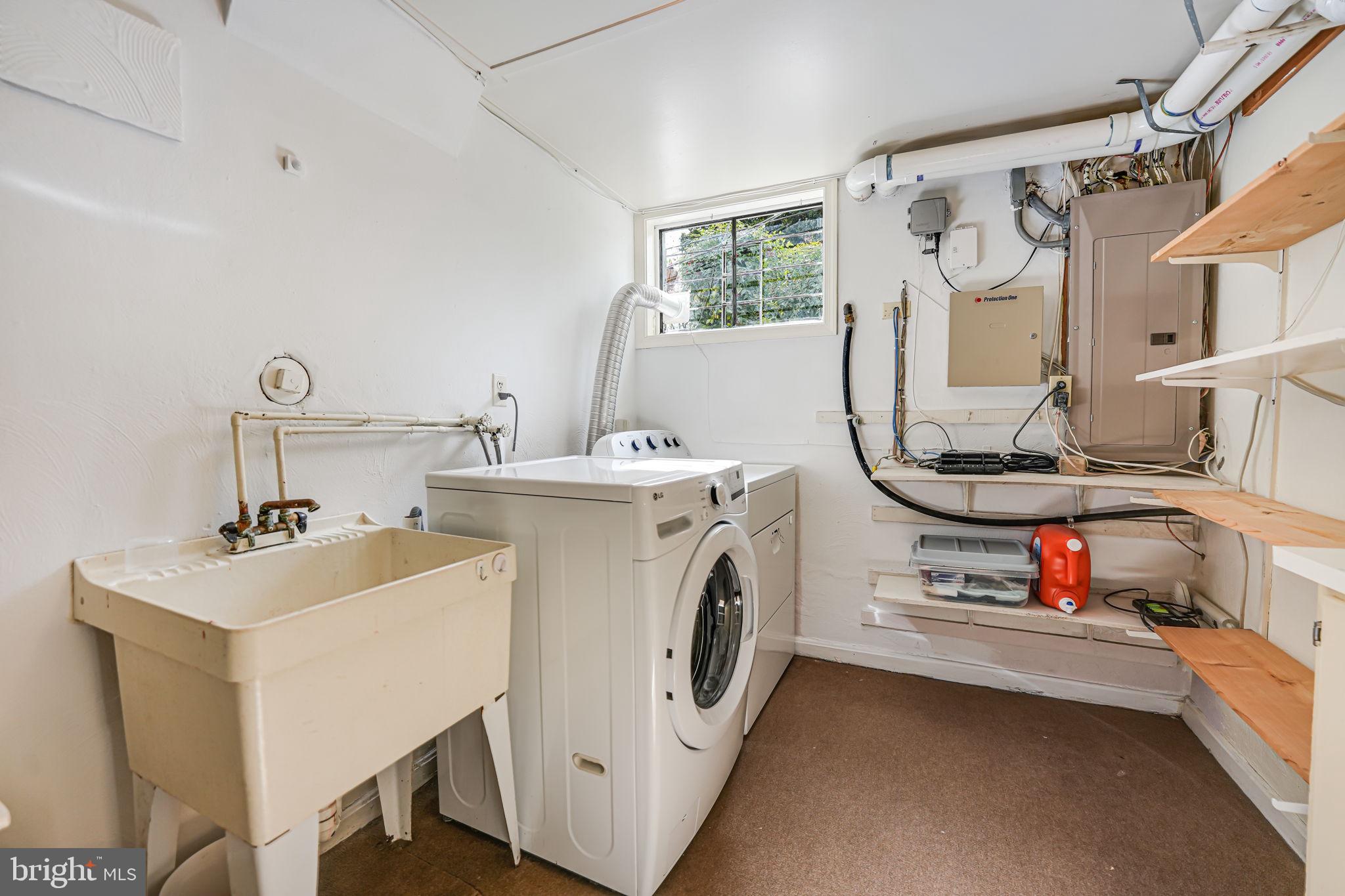 CONGRESSIONAL ACRES - Residential