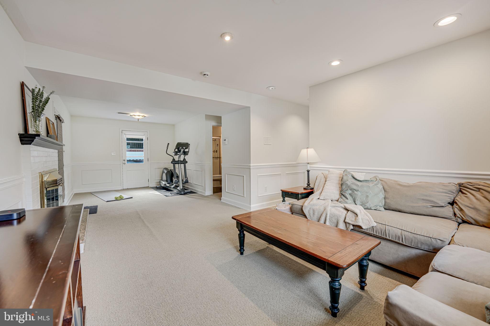 CONGRESSIONAL ACRES - Residential