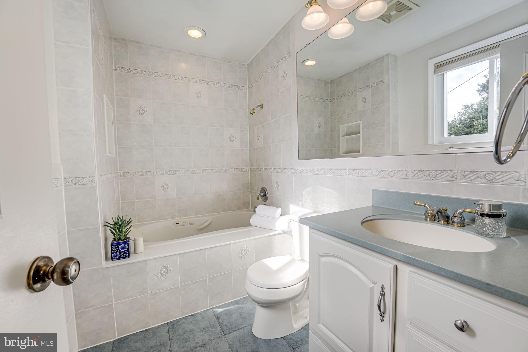 CONGRESSIONAL ACRES - Residential