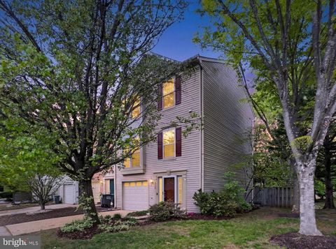 Photo of 14210 Glade Spring Drive, CENTREVILLE, VA 20121 (MLS # VAFX2303954)