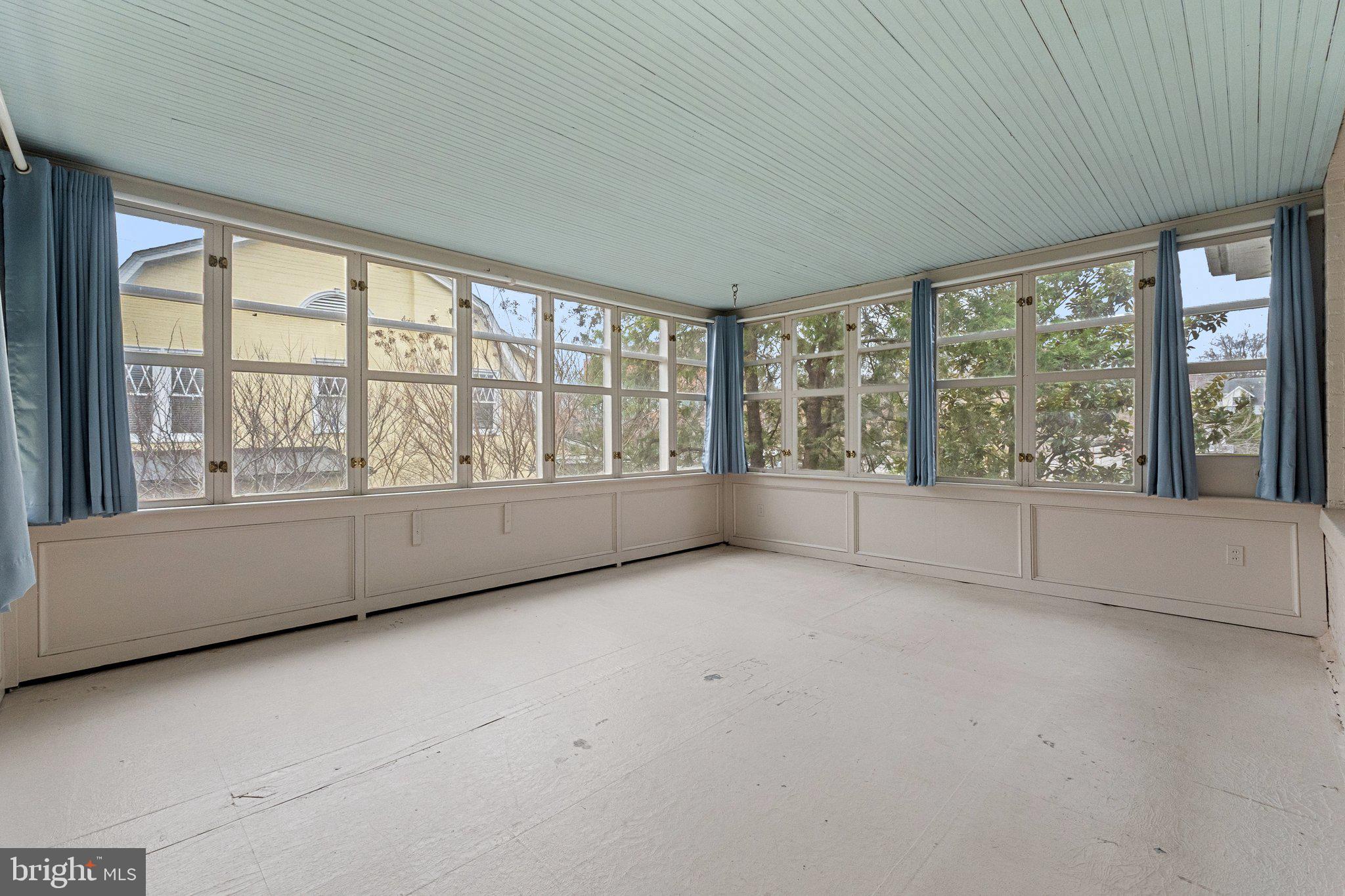 WINCHESTER CITY - Residential