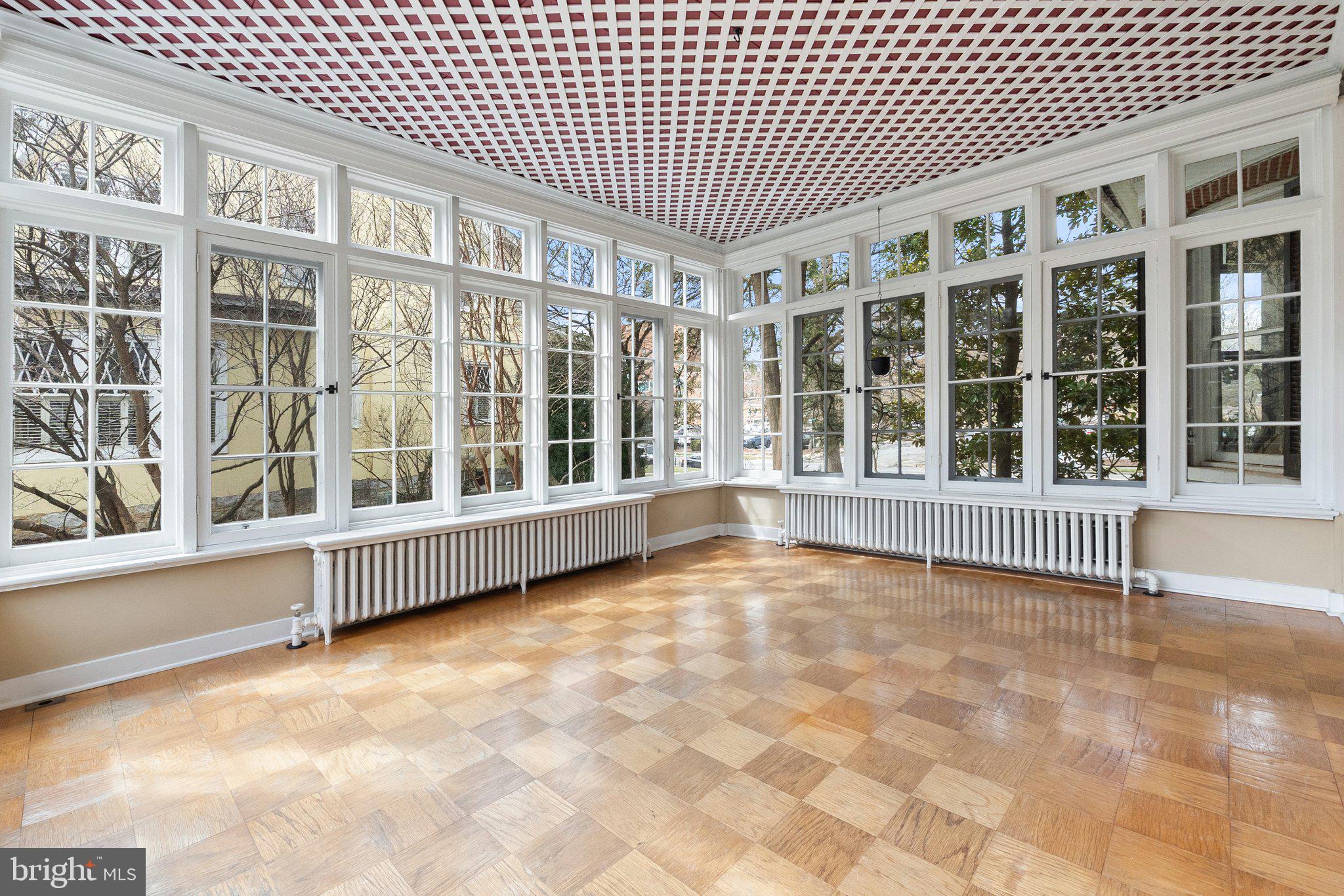 WINCHESTER CITY - Residential