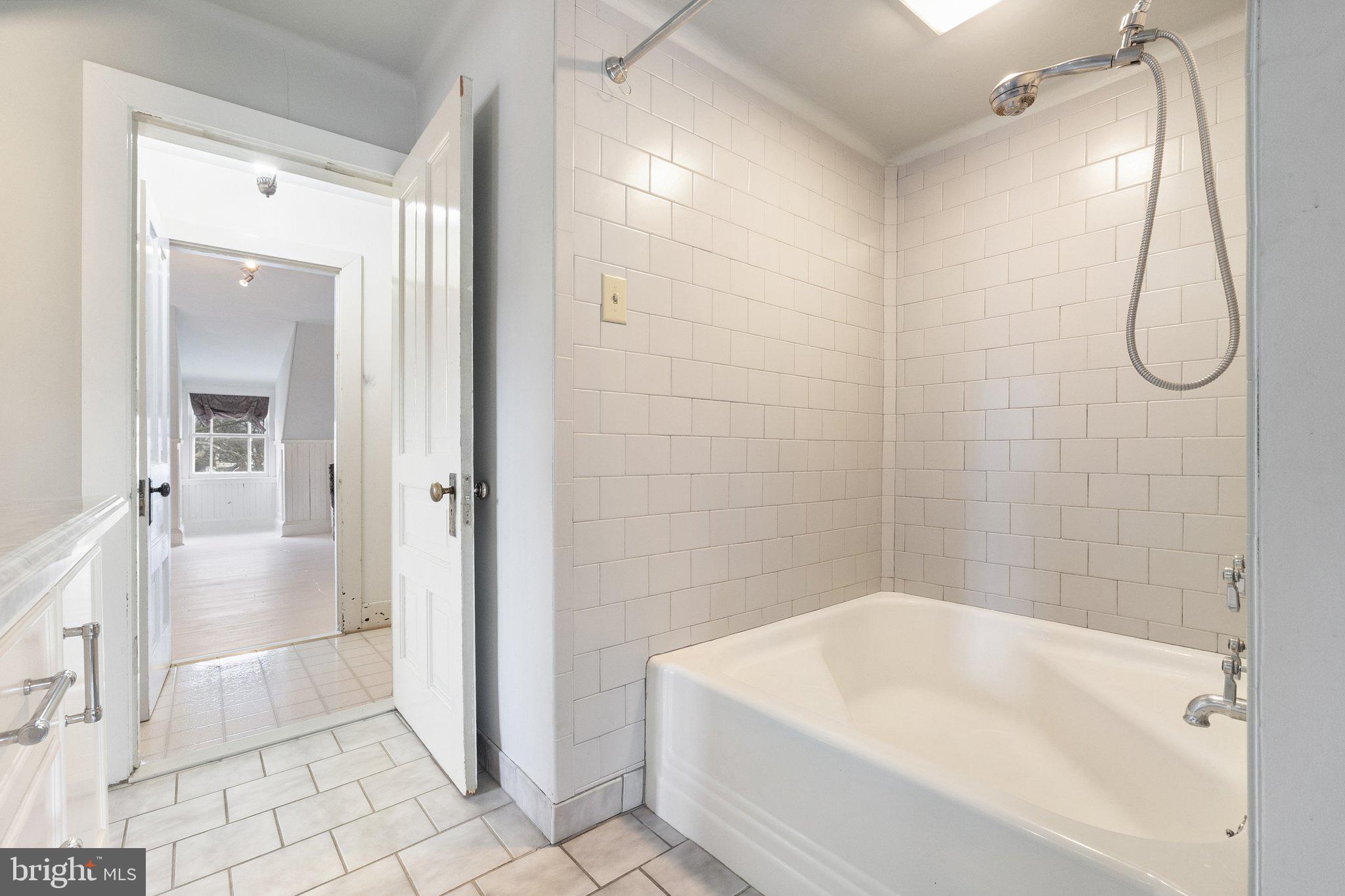 WINCHESTER CITY - Residential