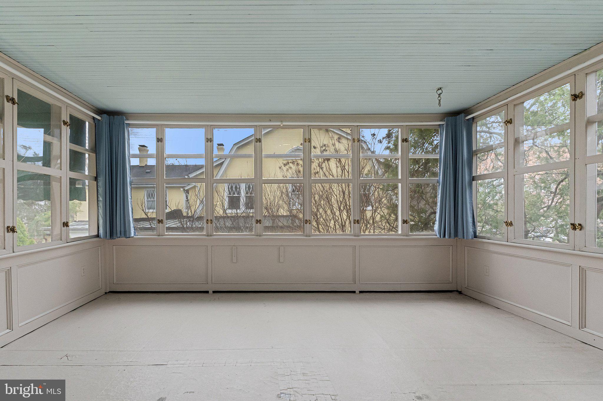 WINCHESTER CITY - Residential