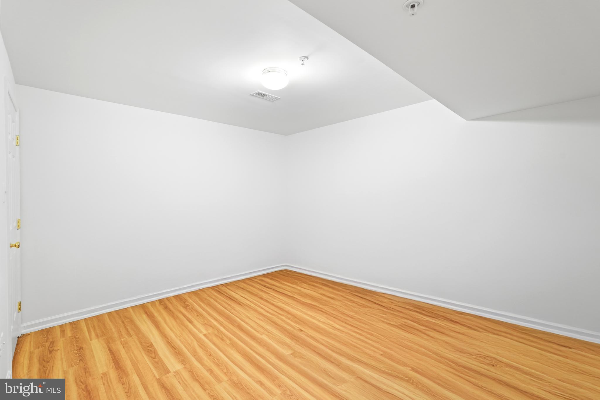 JAMES CREEK - Residential