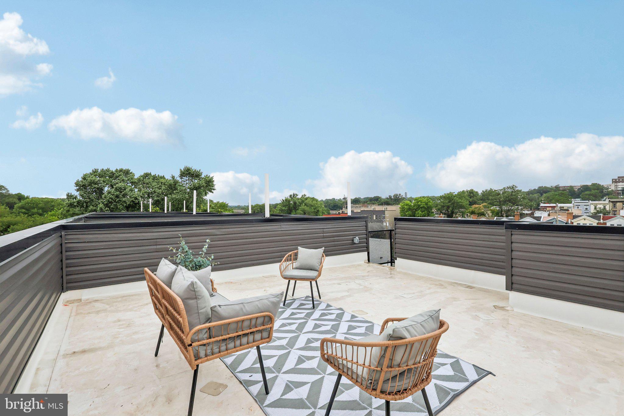 EAST FALLS - Residential