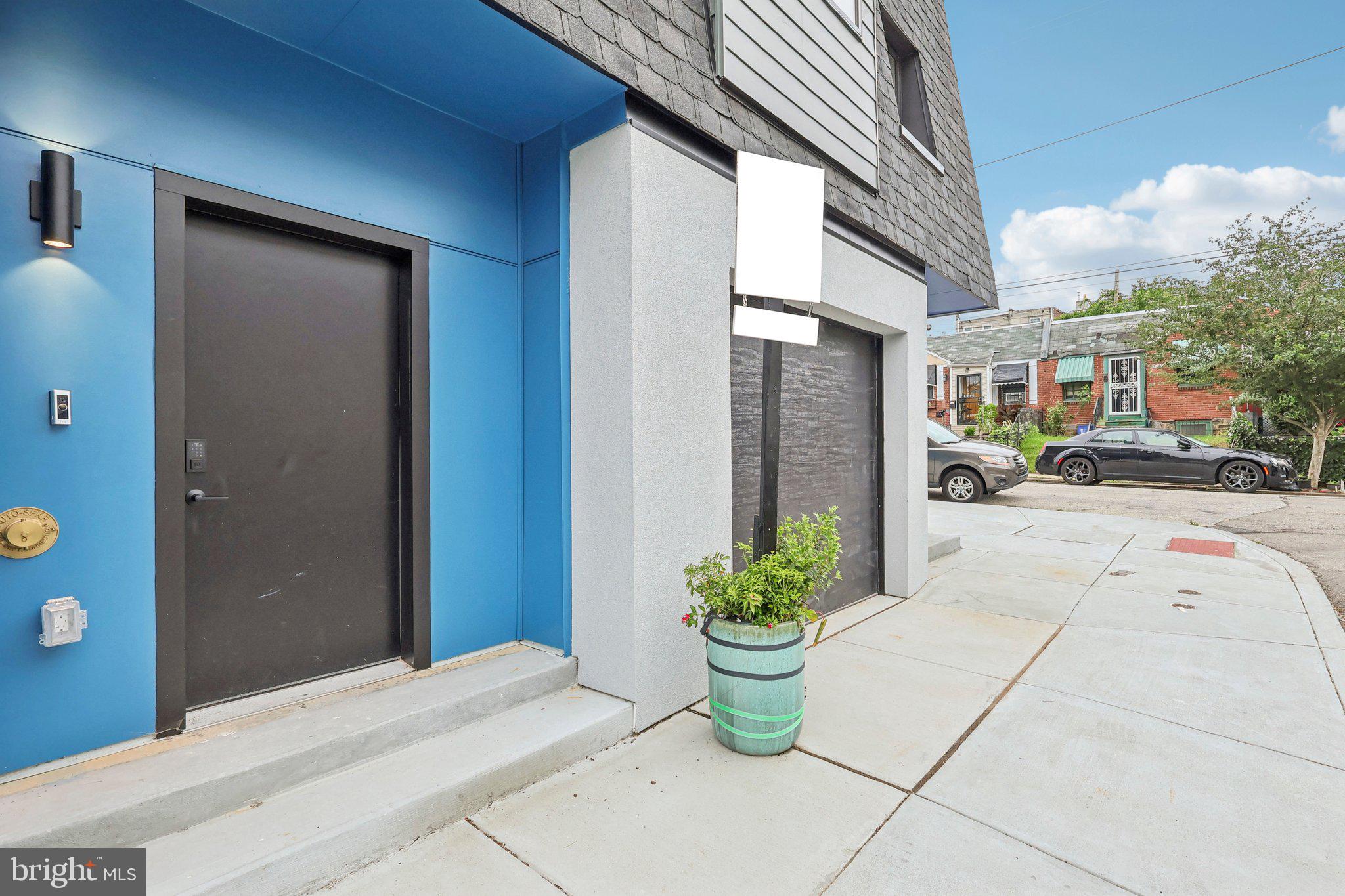 EAST FALLS - Residential