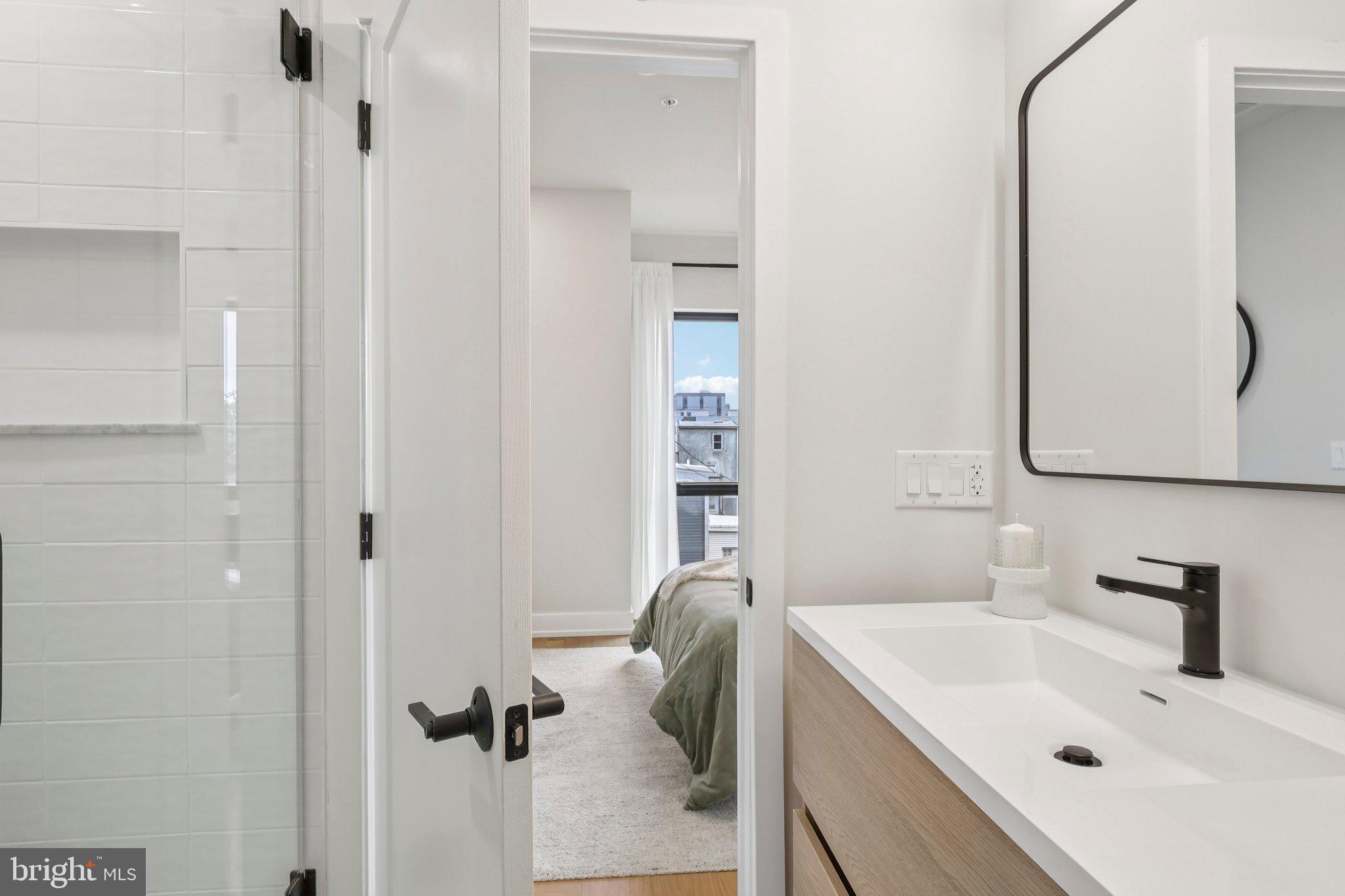 EAST FALLS - Residential