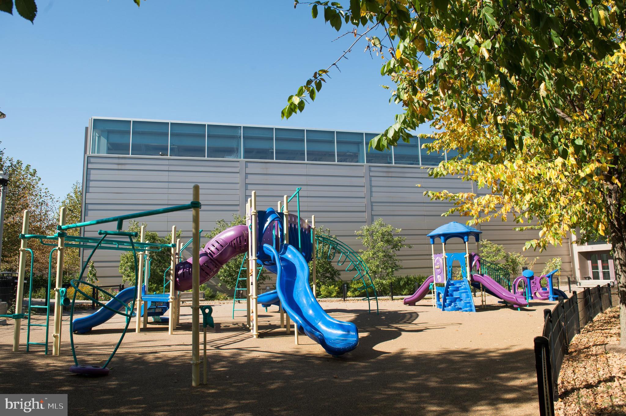 EAST FALLS - Residential