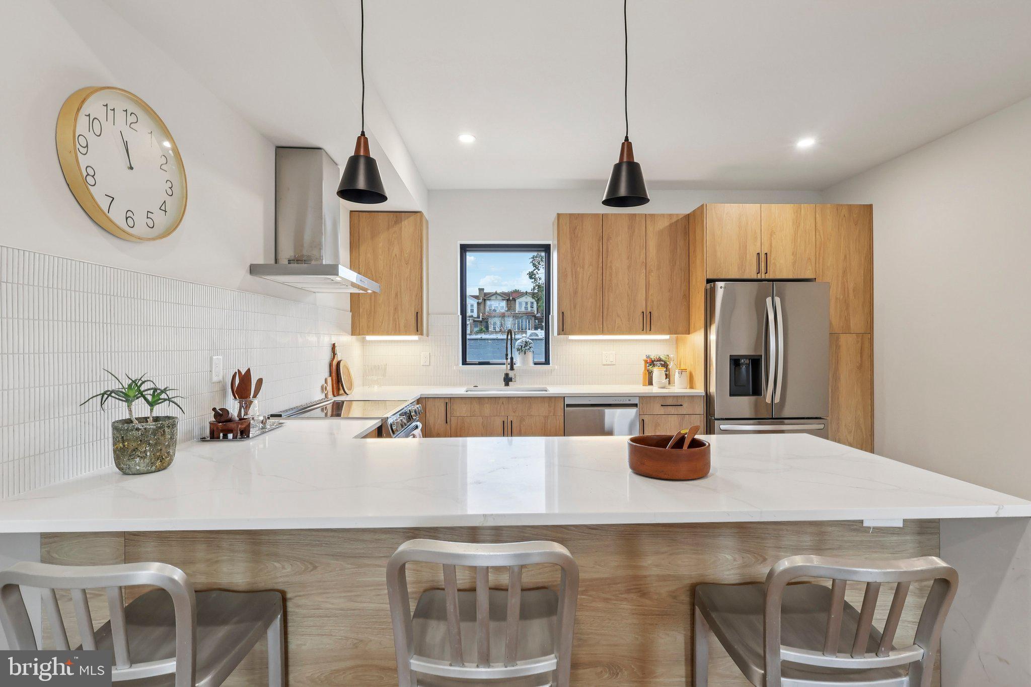 EAST FALLS - Residential