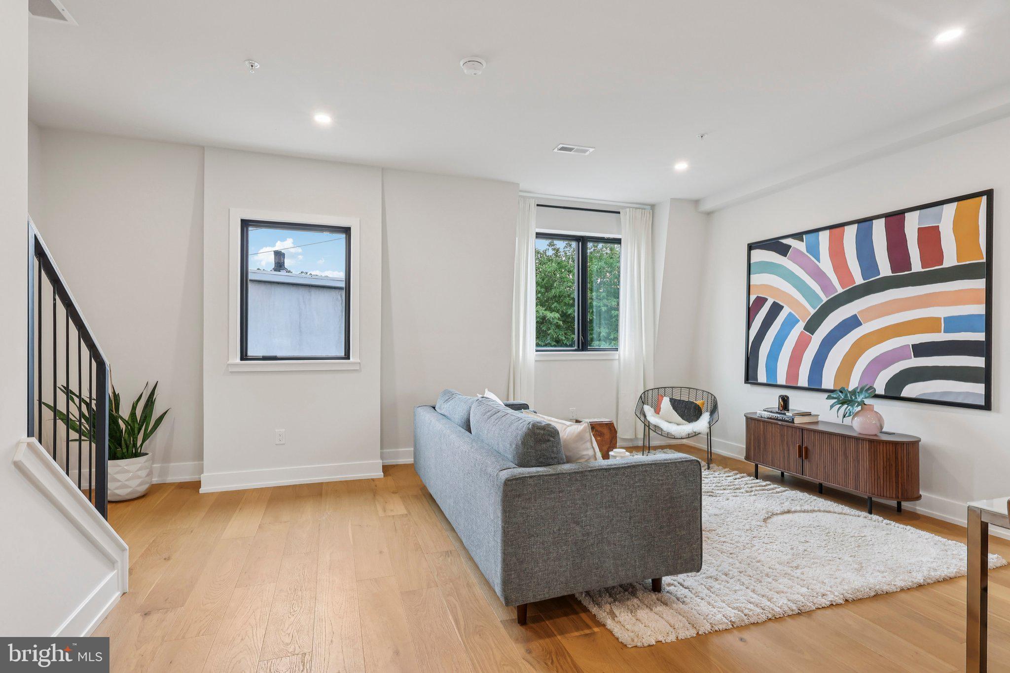 EAST FALLS - Residential