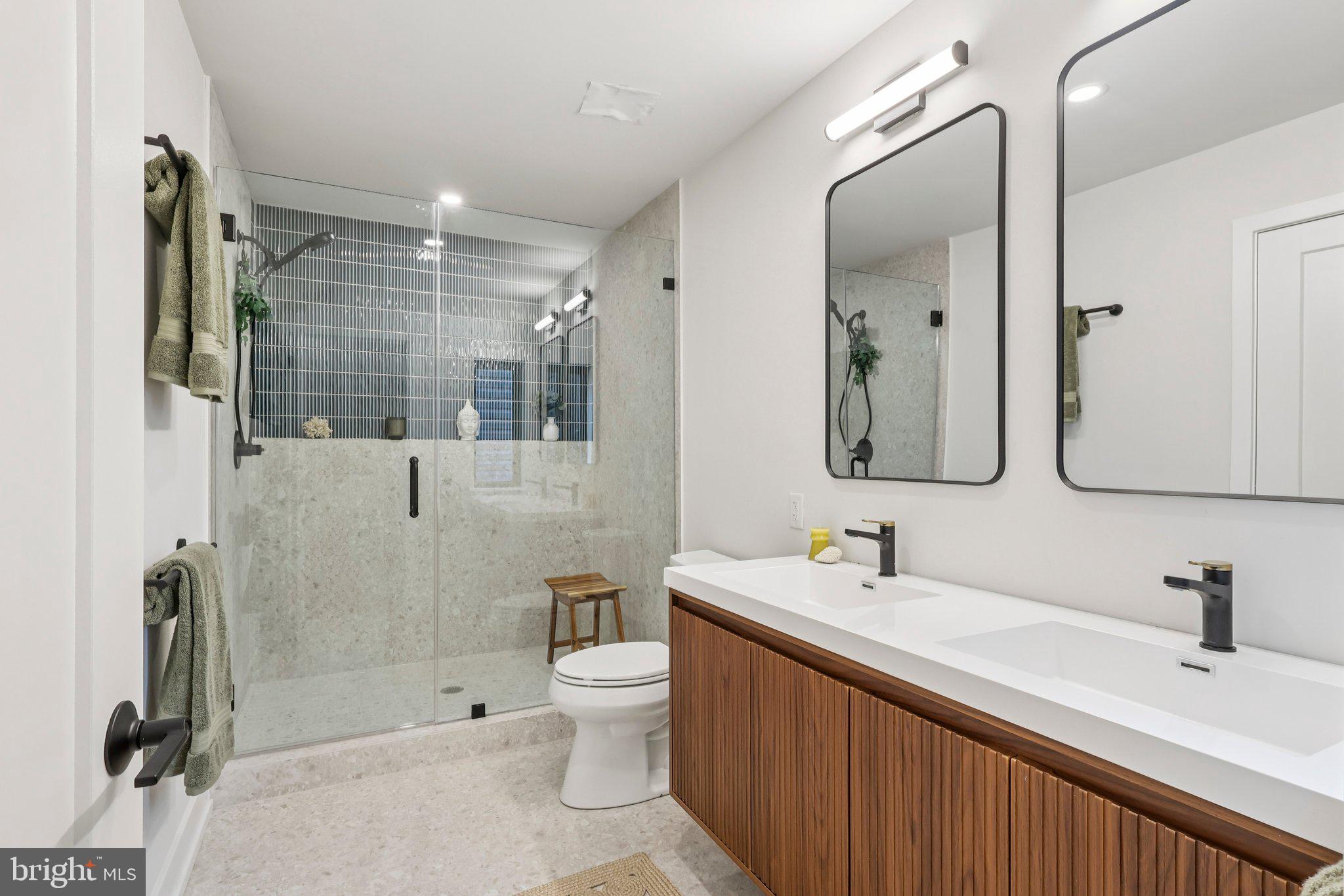 EAST FALLS - Residential