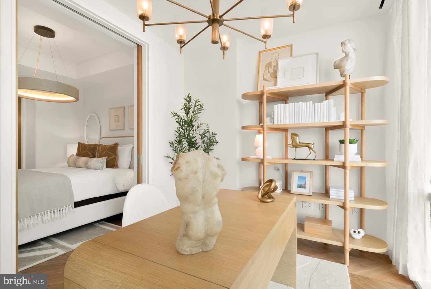 FOUR SEASONS PRIVATE RESIDENCES - Residential