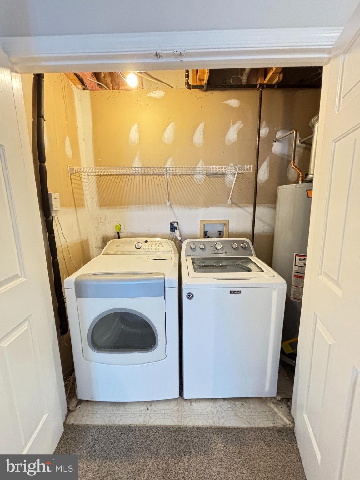 CHARLESTOWN COMMONS - Residential Lease