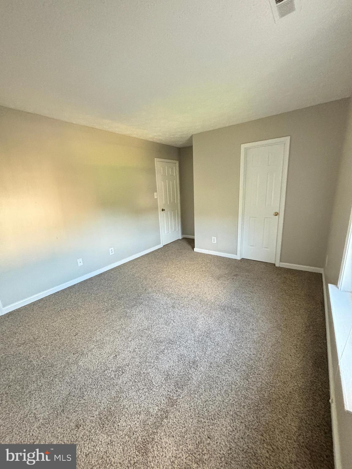 CHARLESTOWN COMMONS - Residential Lease