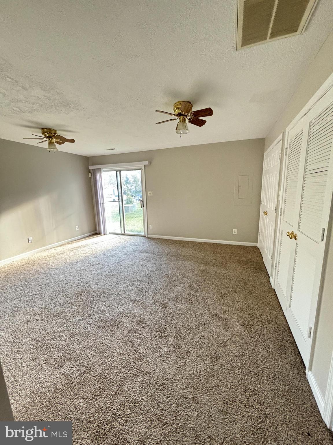 CHARLESTOWN COMMONS - Residential Lease