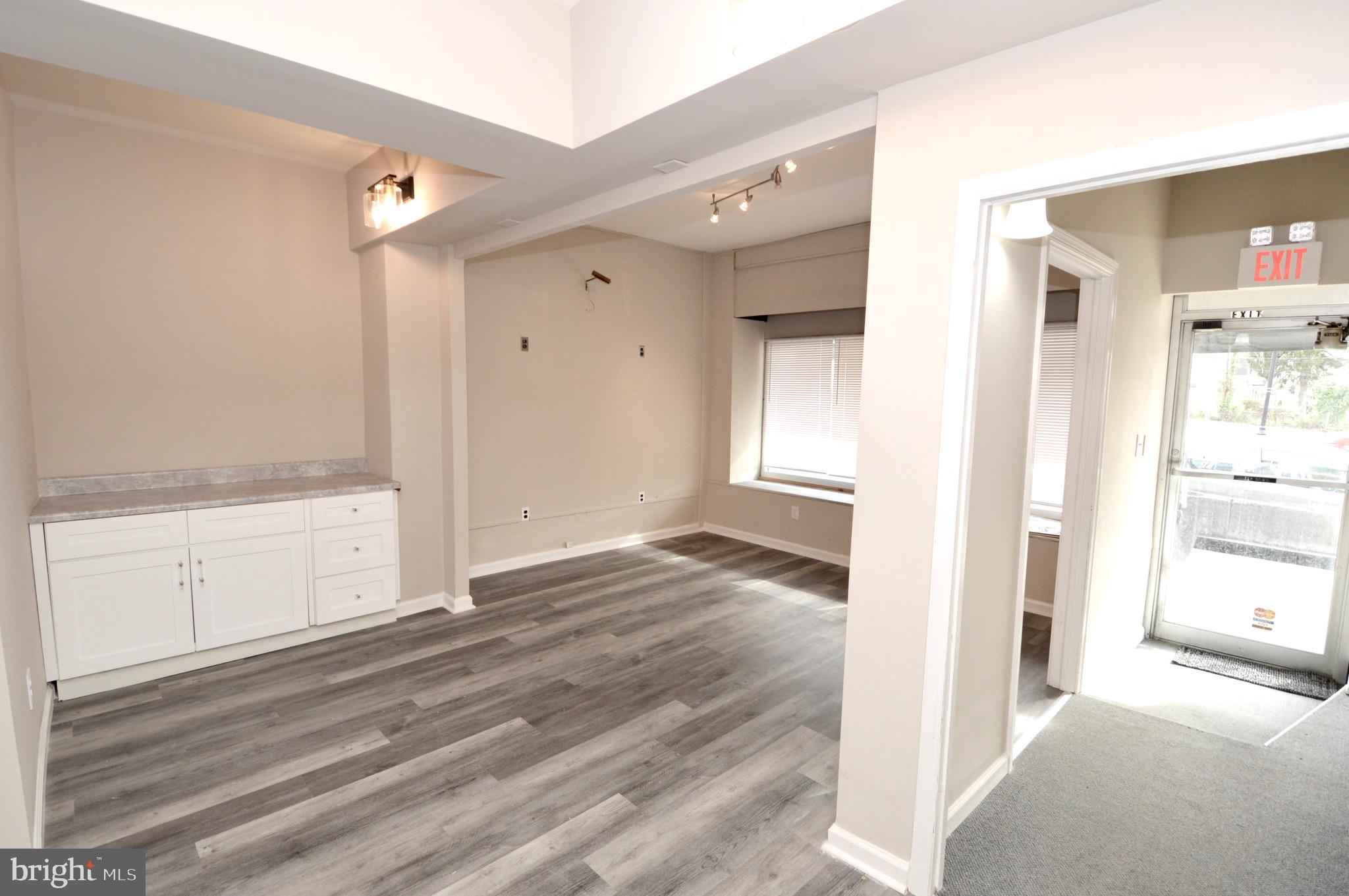 609 WHITE HORSE PIKE